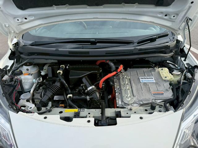 ノート ｅ－パワーニスモ　純正ナビゲーション　アラウンドビューモニター　ＬＥＤヘッドライト　純正ＡＷ　インテリジェントエマージェンシーブレーキ　車線逸脱警告　インテリジェントキー　シャークアンテナ　ＥＴＣ　Ｂｔ　ＤＶＤ　ＣＤ（29枚目）