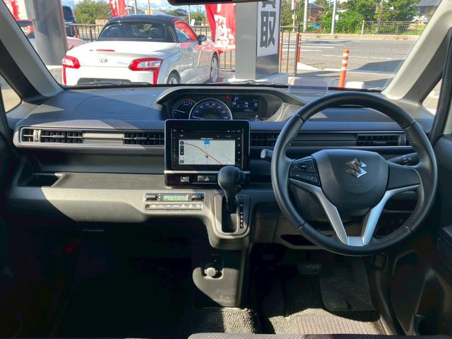 ワゴンＲ ハイブリッドＦＺ　純正ナビ　アラウンドビューモニター　Ｂｌｕｅｔｏｏｔｈ　フルセグＴＶ　ＵＳＢ　ヘッドアップＤＰ　運転席シートヒーター　セーフティサポート　衝突軽減　アイドリングストップ　レーンキープ　ドラレコ　ＥＴＣ（2枚目）
