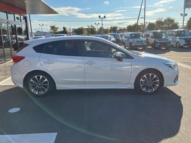 インプレッサスポーツ １．６ｉ－Ｓアイサイト　純正ナビ　アイサイト　サイドカメラ　フォグ　オートクルーズコントロール　バックカメラ　フルセグＴＶ　ＣＤ　Ｂｌｕｅｔｏｏｔｈ　パワーシート　オートライト　パドルシフト　レーンキープ　横滑り防止（17枚目）