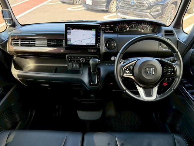 N-BOXカスタム G・Lターボホンダセンシング 純正8インチナビ シートヒーター 両側電動スライドドア バックモニター ACC Bluethooth DVD USB ドライブレコーダー ETC LEDヘッドライト フォグランプ レーンキープアシスト(2枚目)