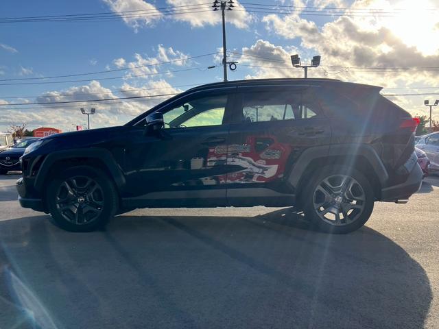 ＲＡＶ４ 　純正ＤＰ　ＡＣＣ　ドラレコ　バックカメラ　ＥＴＣ　フォグランプ　ステリングヒーター　シートヒーター　シートクーラー　ルーフレール　ＢＳＭ　合皮シート　パワーシート　スマートキー　キーレス　電格ミラー（5枚目）