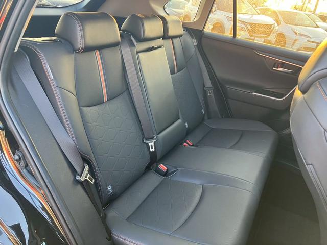 ＲＡＶ４ 　純正ＤＰ　ＡＣＣ　ドラレコ　バックカメラ　ＥＴＣ　フォグランプ　ステリングヒーター　シートヒーター　シートクーラー　ルーフレール　ＢＳＭ　合皮シート　パワーシート　スマートキー　キーレス　電格ミラー（26枚目）