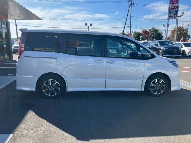 ノア Si 純正9インチナビ 12.1インチフリップダウンモニター 純正アルミ Bluetooth フルセグTV バックカメラ ドライブレコーダー ETC2.0 クルーズコントロール プリクラッシュセーフティー(20枚目)