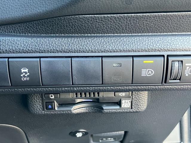 カローラツーリング ハイブリッド　ダブルバイビー　モデリスタエアロ　純正８インチナビ　フルセグ　バックカメラ　衝突軽減ブレーキ　レーンキープ　ブラインドスポットモニター　ハーフレザーシート　クリアランスソナー　オートハイビーム　ステアリングリモコン（16枚目）