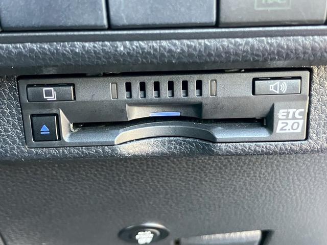 カローラツーリング ハイブリッド　ダブルバイビー　モデリスタエアロ　純正８インチナビ　フルセグ　バックカメラ　衝突軽減ブレーキ　レーンキープ　ブラインドスポットモニター　ハーフレザーシート　クリアランスソナー　オートハイビーム　ステアリングリモコン（18枚目）