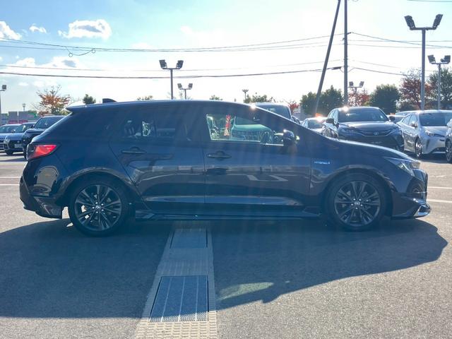 カローラツーリング ハイブリッド　ダブルバイビー　モデリスタエアロ　純正８インチナビ　フルセグ　バックカメラ　衝突軽減ブレーキ　レーンキープ　ブラインドスポットモニター　ハーフレザーシート　クリアランスソナー　オートハイビーム　ステアリングリモコン（20枚目）