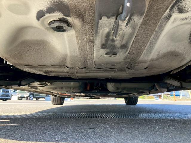 フィット ｅ：ＨＥＶリュクス　純正９インチナビ　フルセグＴＶ　Ｂカメラ　Ｂｌｕｅｔｏｏｔｈ　ＣＤ　ＤＶＤ　ハーフレザーシート　シートヒーター　ＬＥＤヘッドライト　アダプティブクルーズコントロール　レーンキープ　純正１６インチＡＷ（28枚目）