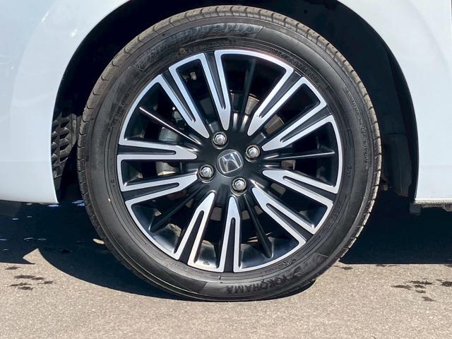 フィット ｅ：ＨＥＶリュクス　純正９インチナビ　フルセグＴＶ　Ｂカメラ　Ｂｌｕｅｔｏｏｔｈ　ＣＤ　ＤＶＤ　ハーフレザーシート　シートヒーター　ＬＥＤヘッドライト　アダプティブクルーズコントロール　レーンキープ　純正１６インチＡＷ（29枚目）