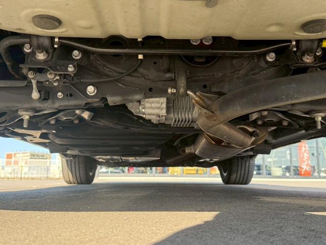 【下廻り】目立ったサビもなく綺麗な状態を保っております。有料で錆止め塗装も可能です。