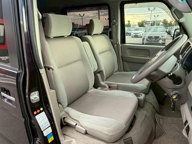 エブリイワゴン ＰＺターボスペシャル　助手席側電動オートステップ　純正アルミ　両側電動スライドドア　７インチ社外ナビ　フルセグＴＶ　Ｂｌｕｅｔｏｏｔｈ　運転席シートヒーター　ＨＩＤヘッドアンプ　フロントフォグランプ　フルタイム４ＷＤ（19枚目）