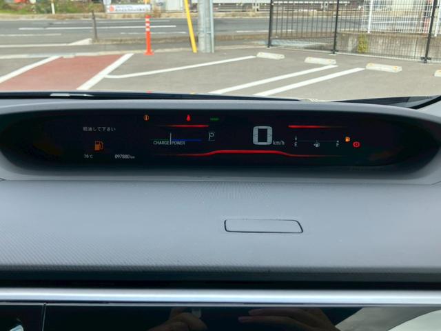 ステップワゴンスパーダ スパーダハイブリッド　Ｇ・ＥＸ　ホンダセンシング　純正９インチナビ　フルセグ　バックカメラ　ホンダセンシング　ハーフレザーシート　シートヒーター　ステアリングリモコン　クルーズコントロール　衝突軽減ブレーキ　レーンキープ　両側電動スライドドア　ＥＴＣ（8枚目）