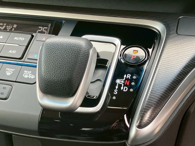 ステップワゴンスパーダ スパーダハイブリッド　Ｇ・ＥＸ　ホンダセンシング　純正９インチナビ　フルセグ　バックカメラ　ホンダセンシング　ハーフレザーシート　シートヒーター　ステアリングリモコン　クルーズコントロール　衝突軽減ブレーキ　レーンキープ　両側電動スライドドア　ＥＴＣ（13枚目）