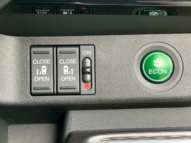 ステップワゴンスパーダ スパーダハイブリッド　Ｇ・ＥＸ　ホンダセンシング　純正９インチナビ　フルセグ　バックカメラ　ホンダセンシング　ハーフレザーシート　シートヒーター　ステアリングリモコン　クルーズコントロール　衝突軽減ブレーキ　レーンキープ　両側電動スライドドア　ＥＴＣ（19枚目）