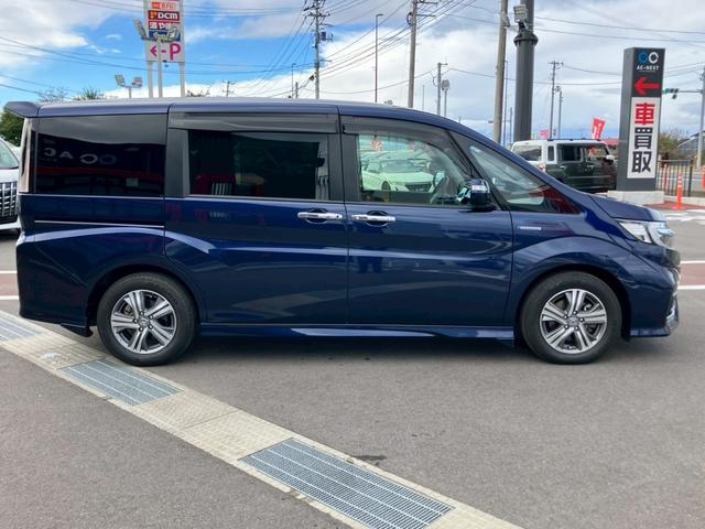 ステップワゴンスパーダ スパーダハイブリッド　Ｇ・ＥＸ　ホンダセンシング　純正９インチナビ　フルセグ　バックカメラ　ホンダセンシング　ハーフレザーシート　シートヒーター　ステアリングリモコン　クルーズコントロール　衝突軽減ブレーキ　レーンキープ　両側電動スライドドア　ＥＴＣ（23枚目）