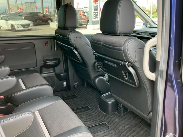 ステップワゴンスパーダ スパーダハイブリッド　Ｇ・ＥＸ　ホンダセンシング　純正９インチナビ　フルセグ　バックカメラ　ホンダセンシング　ハーフレザーシート　シートヒーター　ステアリングリモコン　クルーズコントロール　衝突軽減ブレーキ　レーンキープ　両側電動スライドドア　ＥＴＣ（27枚目）