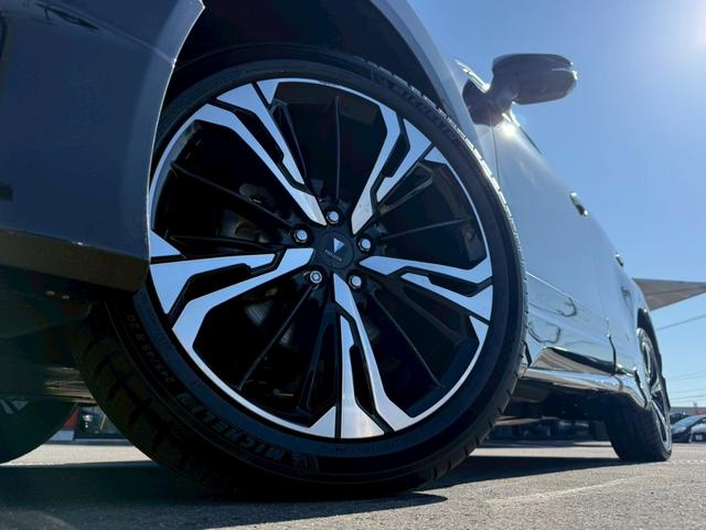 ハリアーハイブリッド Z レザーパッケージ 12.3インチナビ TV パノラマ調光ルーフ フルモデリスタエアロ プレミアムJBLサウンド デジタルインナーミラー アラウンドビューモニター シートベンチレーション ワイアレス充電 BSM ETC(7枚目)