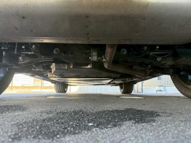 ハリアーハイブリッド Z レザーパッケージ 12.3インチナビ TV パノラマ調光ルーフ フルモデリスタエアロ プレミアムJBLサウンド デジタルインナーミラー アラウンドビューモニター シートベンチレーション ワイアレス充電 BSM ETC(33枚目)