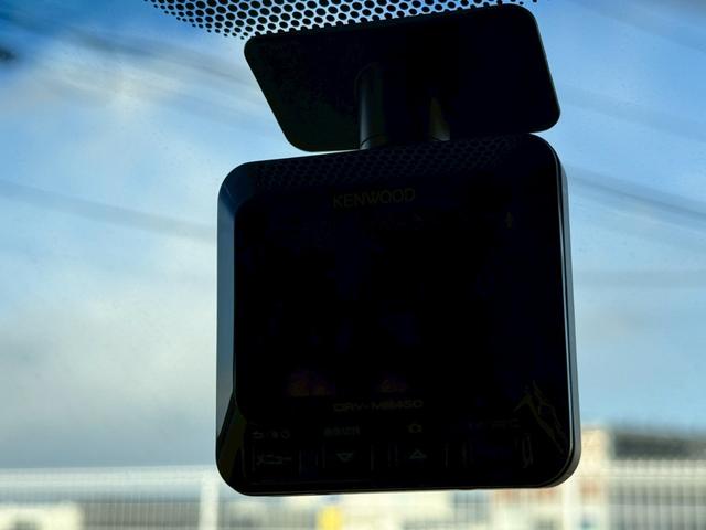 【ドライブレコーダー】愛車に取り付けることで映像と音声を記録してくれるドライブレコーダーは、事故の際に確かな証拠能力を発揮してくれます。