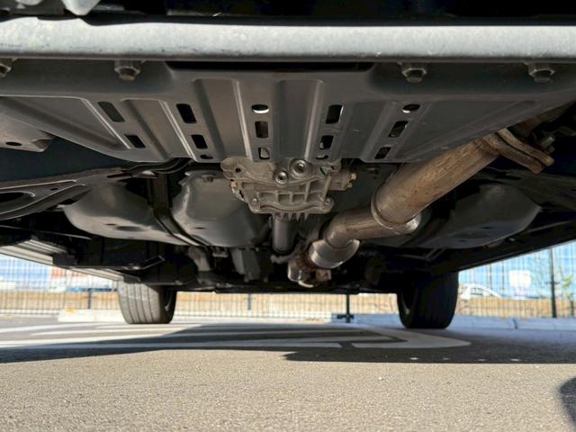 【下廻り】目立ったサビもなく綺麗な状態を保っております。有料で錆止め塗装も可能です。