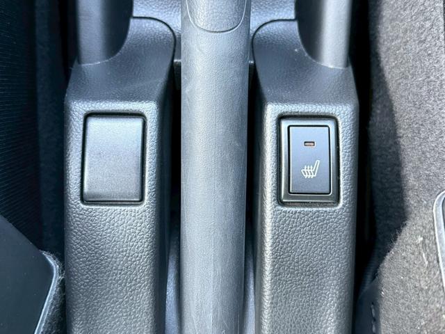 スイフト RS 純正8インチナビ フルセグ 全方位カメラ クルーズコントロール レーンキープアシスト 衝突軽減 パドルシフト ETC 運転席シートヒーター ステリモ スマートキー MTモード 純正16インチAW(16枚目)