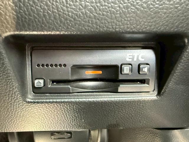 スイフト RS 純正8インチナビ フルセグ 全方位カメラ クルーズコントロール レーンキープアシスト 衝突軽減 パドルシフト ETC 運転席シートヒーター ステリモ スマートキー MTモード 純正16インチAW(19枚目)