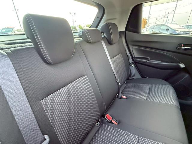 スイフト RS 純正8インチナビ フルセグ 全方位カメラ クルーズコントロール レーンキープアシスト 衝突軽減 パドルシフト ETC 運転席シートヒーター ステリモ スマートキー MTモード 純正16インチAW(26枚目)