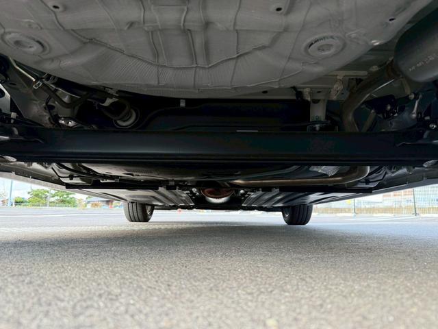 スイフト RS 純正8インチナビ フルセグ 全方位カメラ クルーズコントロール レーンキープアシスト 衝突軽減 パドルシフト ETC 運転席シートヒーター ステリモ スマートキー MTモード 純正16インチAW(29枚目)