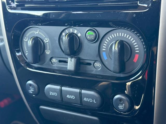 ジムニー ランドベンチャー 7インチナビ フルセグテレビ CD DVD シートヒーター パートタイム4WD ハーフレザーシート フォグランプ ドライブレコーダー Bluethooth 純正マッドガード 純正16インチAW ETC(12枚目)