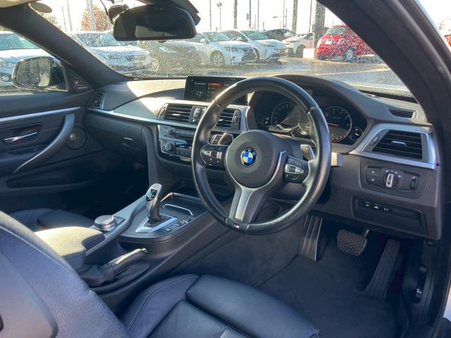 ４シリーズ ４４０ｉクーペ　Ｍスポーツ　純正メーカーナビ　衝突軽減装置　純正ＡＷ　サラウンドサウンドシステム　ドラレコ　アダクティブクルーズコントロール　革シート　フォグランプ　Ｍスポーツサスペンション　Ｂｌｕｅｔｏｏｔｈ　ＤＶＤ　ＣＤ（23枚目）