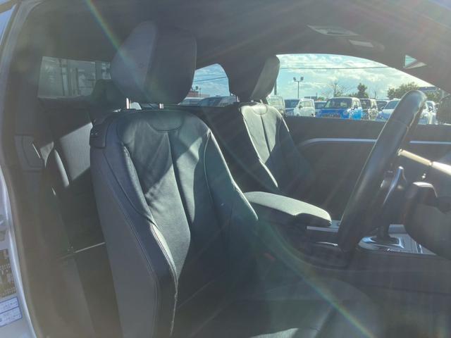 ４シリーズ ４４０ｉクーペ　Ｍスポーツ　純正メーカーナビ　衝突軽減装置　純正ＡＷ　サラウンドサウンドシステム　ドラレコ　アダクティブクルーズコントロール　革シート　フォグランプ　Ｍスポーツサスペンション　Ｂｌｕｅｔｏｏｔｈ　ＤＶＤ　ＣＤ（24枚目）