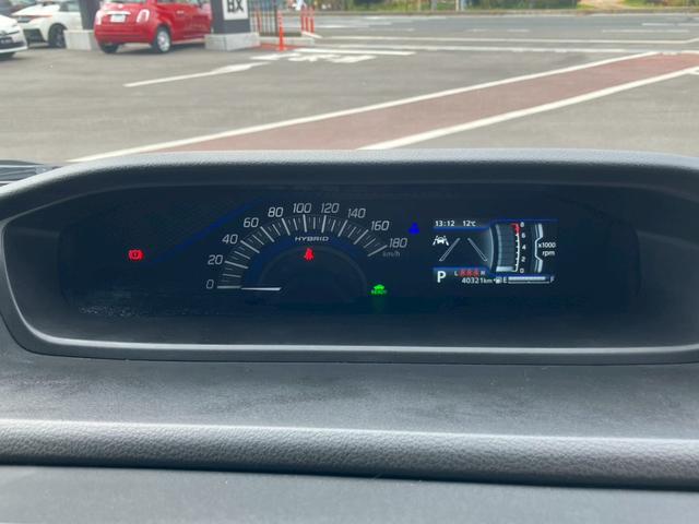 ソリオ ハイブリッドＳＺ　純正９インチナビ　アラウンドビューモニター　両側電動スライドドア　デュアルカメラブレーキサポート　シートヒーター　アダプティブクルーズコントロール　フルセグＴＶ　Ｂｌｕｅｔｈｏｏｔｈ　ＣＤ　ＤＶＤ（8枚目）