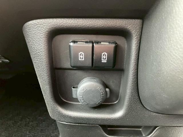 ソリオ ハイブリッドＳＺ　純正９インチナビ　アラウンドビューモニター　両側電動スライドドア　デュアルカメラブレーキサポート　シートヒーター　アダプティブクルーズコントロール　フルセグＴＶ　Ｂｌｕｅｔｈｏｏｔｈ　ＣＤ　ＤＶＤ（15枚目）