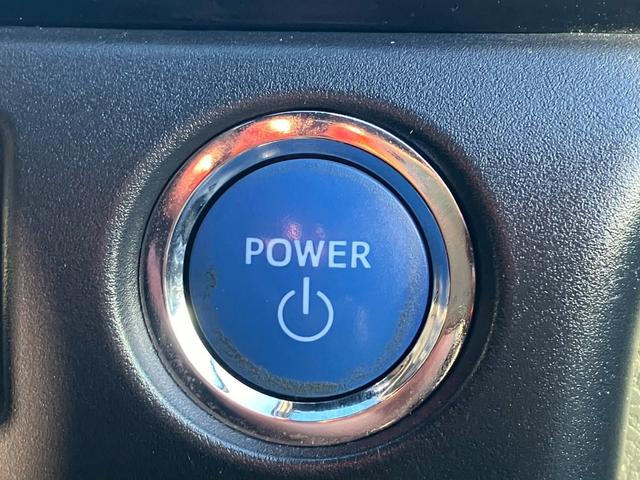 エスクァイア 　純正９インチナビ　純正１２インチフリップダウンモニター　シートヒーター　ハーフレザーシート　両側電動スライドドア　リアオートエアコン　ＡＣ１００Ｖ１５００Ｗ　バックモニター　トヨタセーフティーセンス（17枚目）