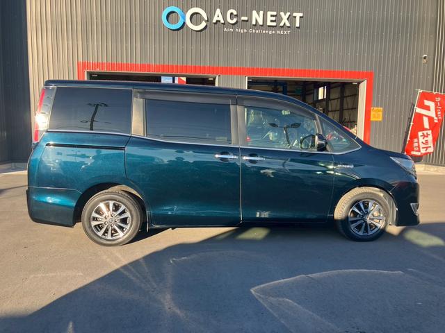 エスクァイア 　純正９インチナビ　純正１２インチフリップダウンモニター　シートヒーター　ハーフレザーシート　両側電動スライドドア　リアオートエアコン　ＡＣ１００Ｖ１５００Ｗ　バックモニター　トヨタセーフティーセンス（20枚目）