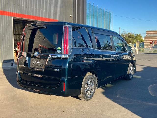 エスクァイア 　純正９インチナビ　純正１２インチフリップダウンモニター　シートヒーター　ハーフレザーシート　両側電動スライドドア　リアオートエアコン　ＡＣ１００Ｖ１５００Ｗ　バックモニター　トヨタセーフティーセンス（21枚目）