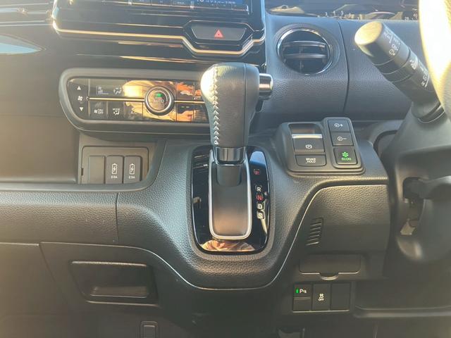 Ｎ－ＢＯＸカスタム 　８インチナビ　ハーフレザー　バックカメラ　両側電動スライドドア　ＡＣＣ　レーンキープ　ドラレコ前後　フルセグＴＶ　ＬＥＤヘッドライト　オートハイビーム　フォグランプ　バックカメラ　ＣＤ　ＤＶＤ（13枚目）