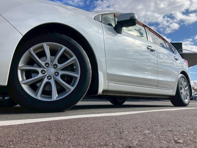 インプレッサスポーツ ２．０ｉアイサイト　純正ナビ　バックカメラ　フルセグＴＶ　ＣＤ　ＤＶＤ　ＨＩＤヘッドライト　フォグランプ　クルコン　レーンキープ　衝突軽減ブレーキ　アイドリングストップ　パドルシフト　ＭＴモード　ドラレコ　ＥＴＣ（7枚目）