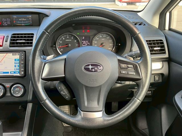 インプレッサスポーツ ２．０ｉアイサイト　純正ナビ　バックカメラ　フルセグＴＶ　ＣＤ　ＤＶＤ　ＨＩＤヘッドライト　フォグランプ　クルコン　レーンキープ　衝突軽減ブレーキ　アイドリングストップ　パドルシフト　ＭＴモード　ドラレコ　ＥＴＣ（9枚目）