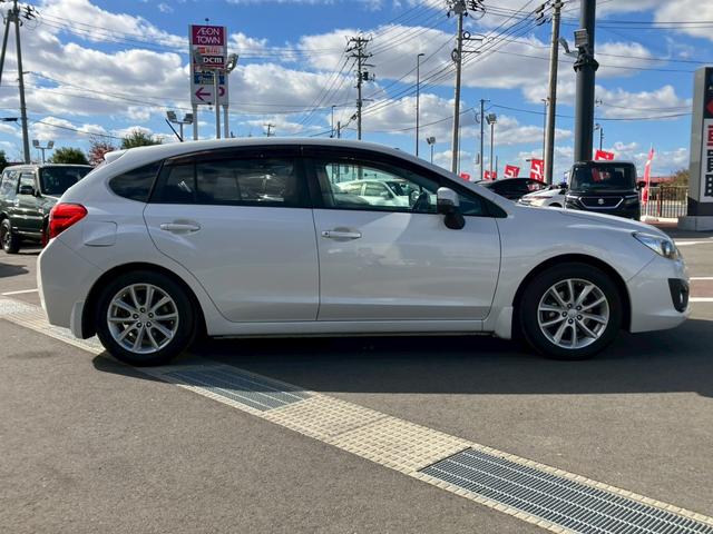 インプレッサスポーツ ２．０ｉアイサイト　純正ナビ　バックカメラ　フルセグＴＶ　ＣＤ　ＤＶＤ　ＨＩＤヘッドライト　フォグランプ　クルコン　レーンキープ　衝突軽減ブレーキ　アイドリングストップ　パドルシフト　ＭＴモード　ドラレコ　ＥＴＣ（20枚目）