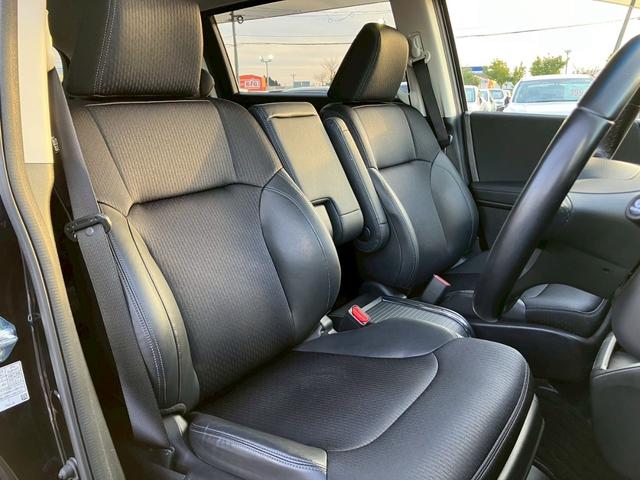 オデッセイハイブリッド ｅ：ＨＥＶアブソルート・ＥＸ　純正１０インチナビ　全周囲カメラ　フルセグＴＶ　Ｂｌｕｅｔｏｏｔｈ　純正後部座席モニター　ＡＣＣ　ドラレコ　両側電動スライドドア　パワーバックドア　Ｐシート　シートヒーター　Ｐアシスト　オットマン（27枚目）