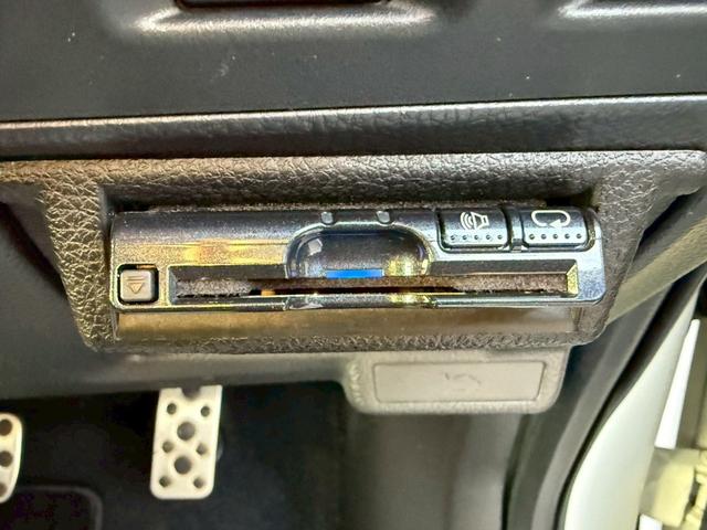 フォレスター ２．０ＸＴ　アイサイト　純正８インチナビ　バックカメラ　フルセグＴＶ　Ｂｌｕｅｔｏｏｔｈ　ＣＤ　ＤＶＤ　ＨＤＭＩ　クリアランスソナー　ＡＣＣ　ブラスポ　パワーシート　シートヒーター　パワーバックドア　Ｘ－ＭＯＤＥ　ＥＴＣ（16枚目）