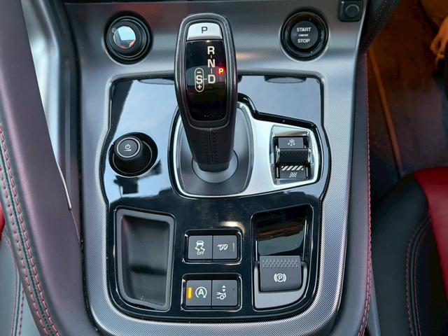 【パドルシフト】ＭＴモード付き！エンジンブレーキを効かせたい、スポーティに走りたい気分の時にはピッタリの装備ですね♪