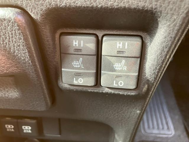 エスクァイア Ｇｉ　プレミアムパッケージ　純正１０インチナビ　純正１２．１インチフリップダウンモニター　フルセグＴＶ　バックカメラ　Ｂｌｕｅｔｏｏｔｈ　ハーフレザーシート　シートヒーター　ステアリングヒーター　クルーズコントロール　ＬＥＤ（14枚目）