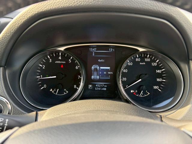 エクストレイル ２０Ｘ　エマージェンシーブレーキパッケージ　パノラマミックガラスルーフ　純正７インチナビ　コネクトナビシステム　アラウンドビューモニター　ルーフレール　クルーズコントロール　Ｂｌｕｅｔｏｏｔｈ　ＤＶＤ　ハーフレザーシート　純正アルミ　ＥＴＣ（8枚目）