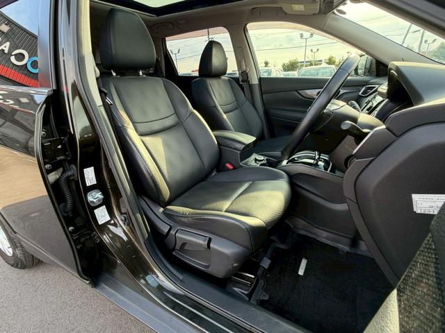 エクストレイル ２０Ｘ　エマージェンシーブレーキパッケージ　パノラマミックガラスルーフ　純正７インチナビ　コネクトナビシステム　アラウンドビューモニター　ルーフレール　クルーズコントロール　Ｂｌｕｅｔｏｏｔｈ　ＤＶＤ　ハーフレザーシート　純正アルミ　ＥＴＣ（20枚目）