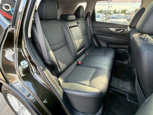 エクストレイル ２０Ｘ　エマージェンシーブレーキパッケージ　パノラマミックガラスルーフ　純正７インチナビ　コネクトナビシステム　アラウンドビューモニター　ルーフレール　クルーズコントロール　Ｂｌｕｅｔｏｏｔｈ　ＤＶＤ　ハーフレザーシート　純正アルミ　ＥＴＣ（22枚目）