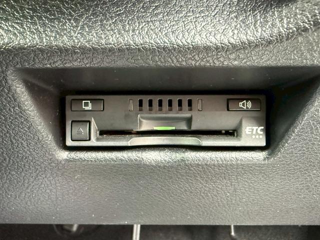 オーリス ハイブリッドGパッケージ 純正ナビ クルーズコントロール クリアランスソナー LEDヘッドライト オートライト 衝突軽減ブレーキ レーンキープ ドラレコ 障害センサー シートヒーター フルセグ Bluetooth CD ETC(15枚目)