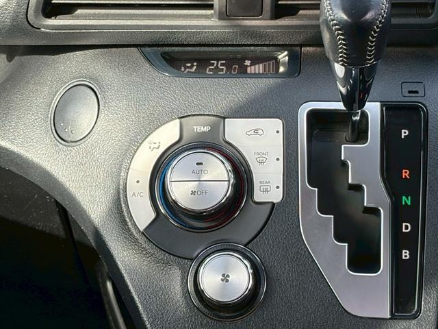 シエンタ ハイブリッドG クエロ モデリスタエアロ 純正9インチナビ 純正12.1インチフリップダウンモニター 純正アルミホイール クルーズコントロール ハーフレザーシート フルセグTV Bluetooth ETC 両側電動スライド(12枚目)