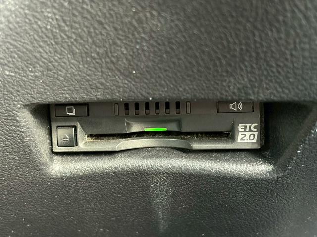 シエンタ ハイブリッドG クエロ モデリスタエアロ 純正9インチナビ 純正12.1インチフリップダウンモニター 純正アルミホイール クルーズコントロール ハーフレザーシート フルセグTV Bluetooth ETC 両側電動スライド(15枚目)