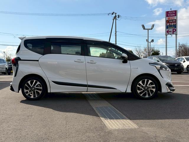 シエンタ ハイブリッドG クエロ モデリスタエアロ 純正9インチナビ 純正12.1インチフリップダウンモニター 純正アルミホイール クルーズコントロール ハーフレザーシート フルセグTV Bluetooth ETC 両側電動スライド(20枚目)